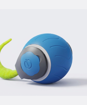 Speedy Tail Cat Toy - restyled product photo 2